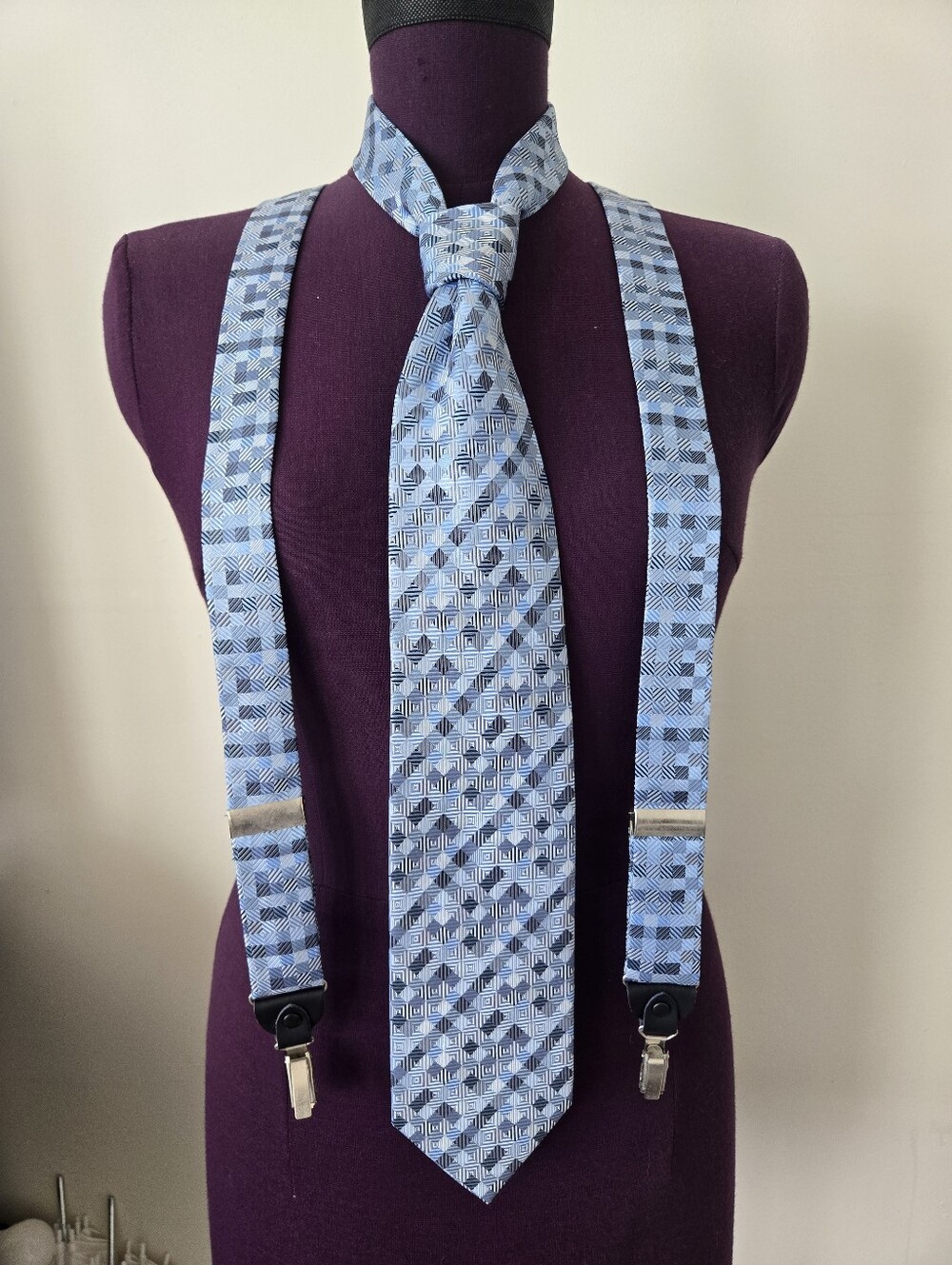 Giorgio Brutini Classic Blue Geometric Men's Tie and Suspenders Set - Picture 5 of 5